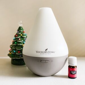 NEW Bundle - Young Living Dewdrop Diffuser PLUS Christmas Spirit Essential Oil